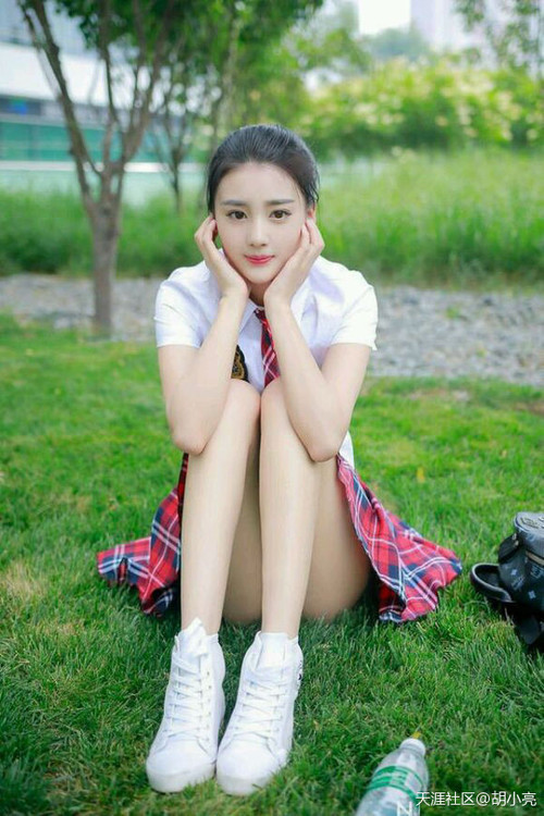 爱游戏中国官方网站平台-英超球员视觉追踪训练提升场上决策速度的探索，英超专家分析