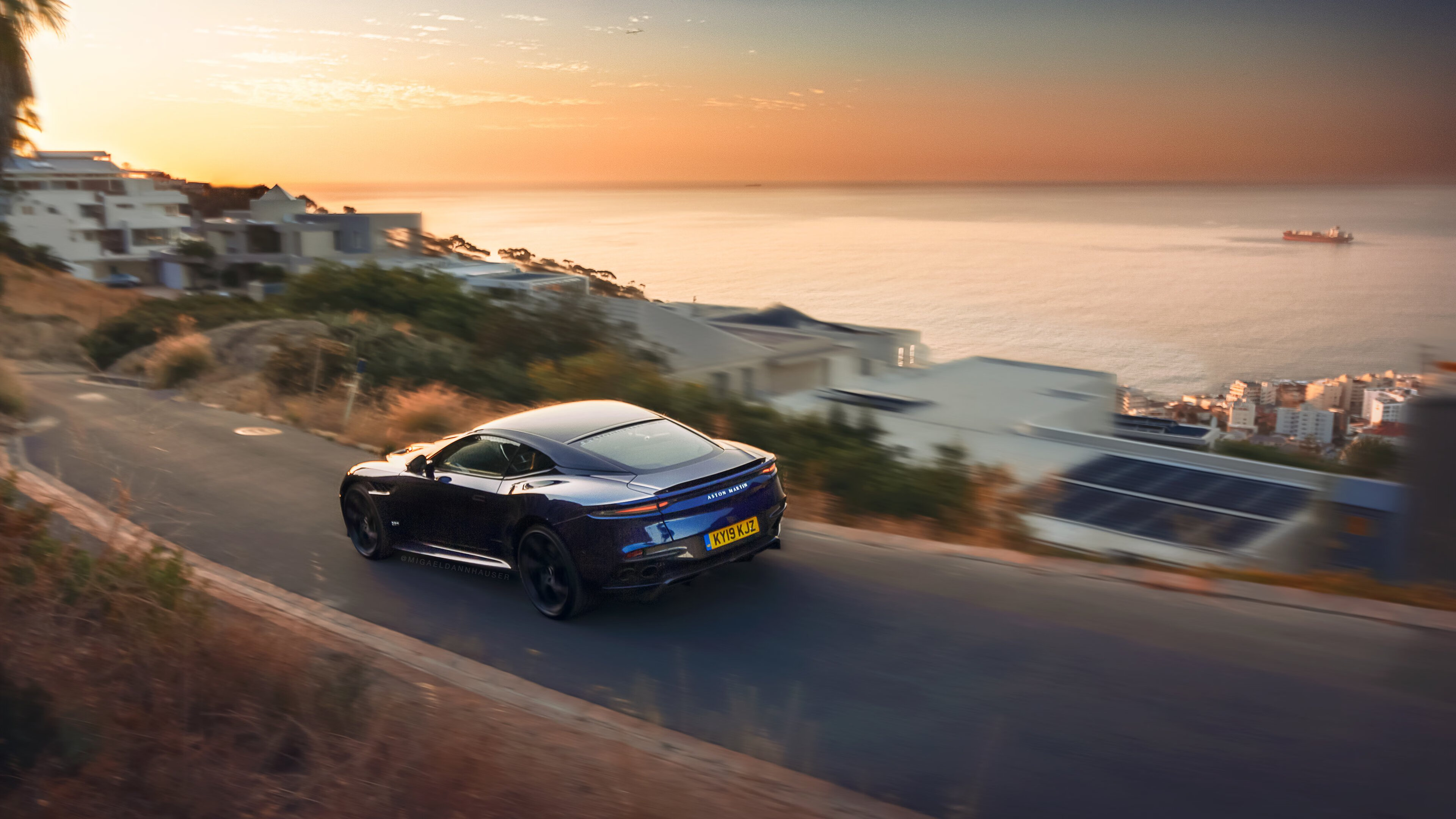 爱游戏app-“东安湖赛场：水上英雄争霸，龙舟竞速成焦点”