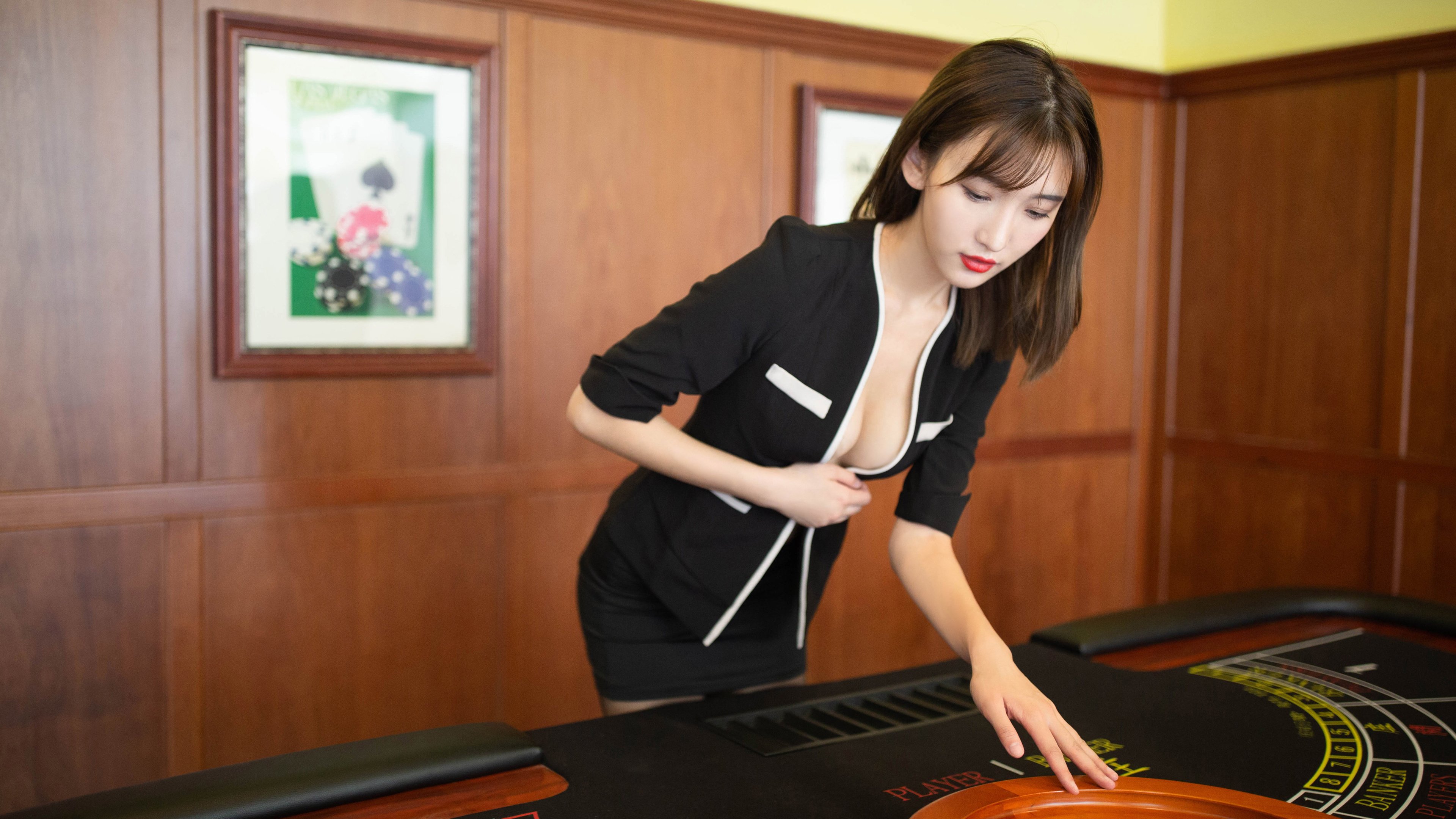 爱游戏体育（AYX）官方APP下载-王楚钦分享比赛中快速判断球路方法，王楚钦发球教学