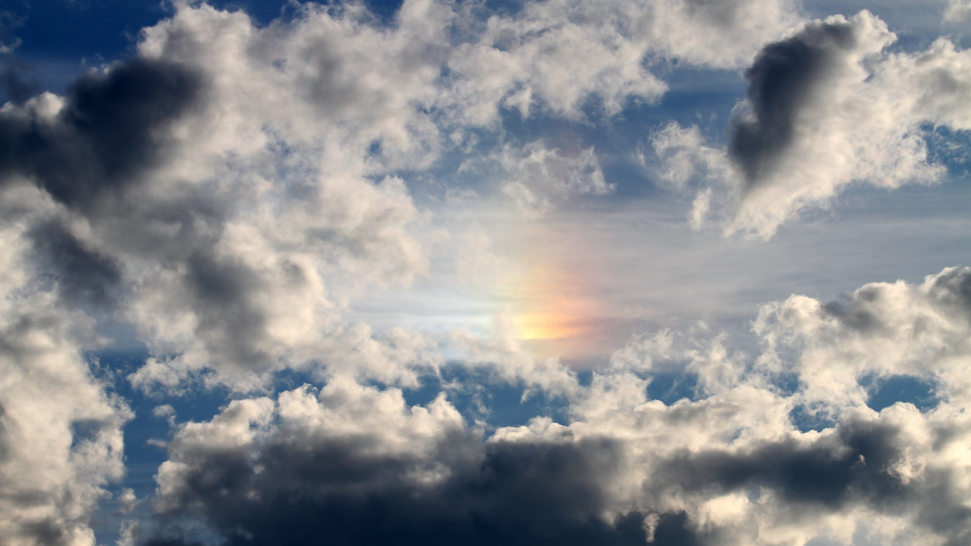 爱游戏娱乐-米兰双雄奋力争冠，意甲竞争日趋激烈