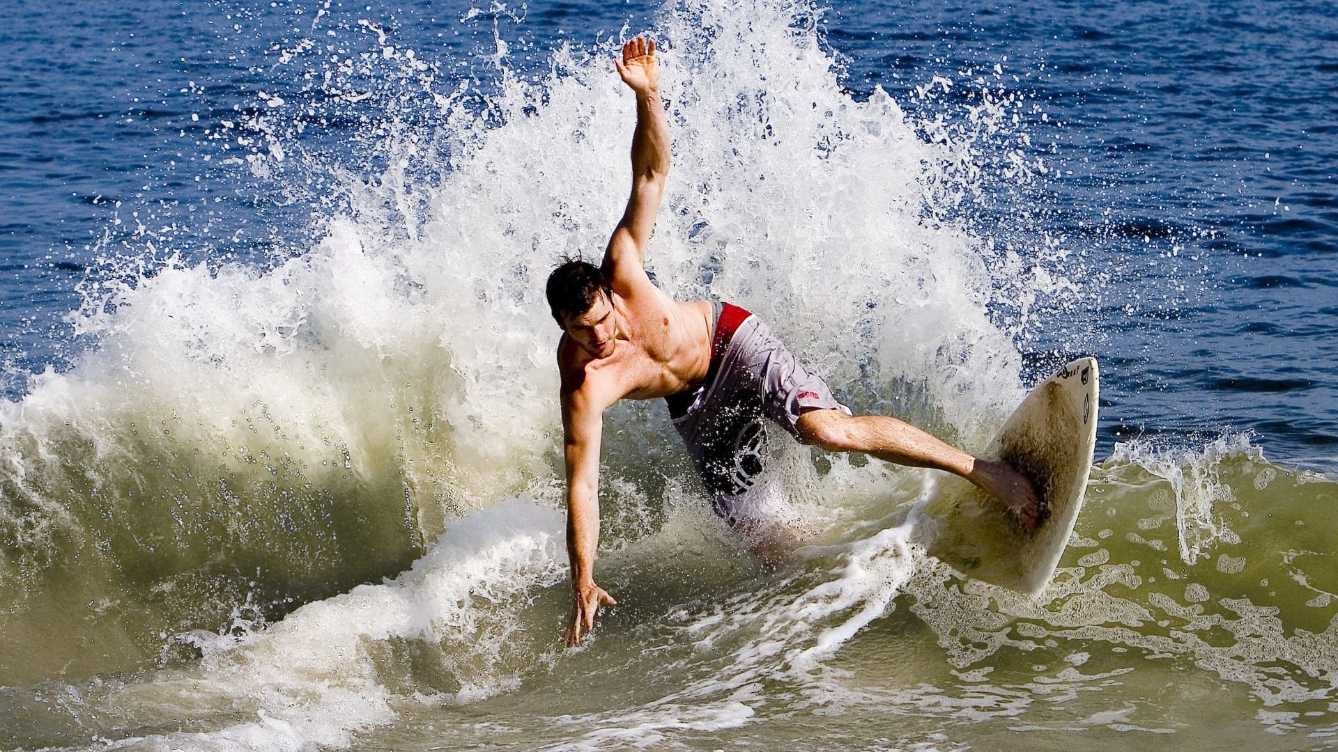 AYX SPORTS-足球场上的奇葩瞬间：笑料不断，足球场上的爆笑瞬间